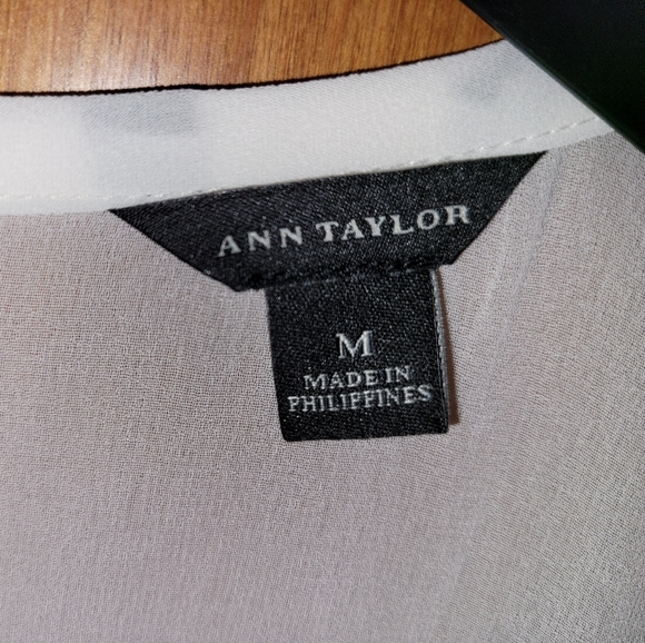 Ann Taylor Blouse 🤩😍🔥 Size M, like New, see pics!! - Picture 4 of 4